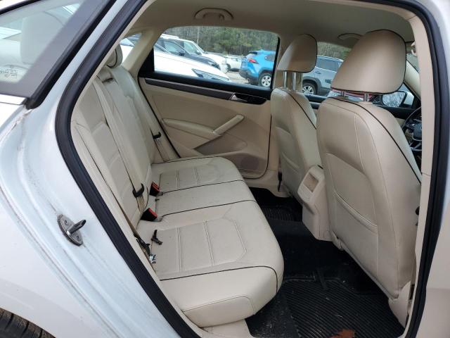 Снимка 10 от търг – 2017 VOLKSWAGEN PASSAT с VIN 1VWDT7A38HC000216