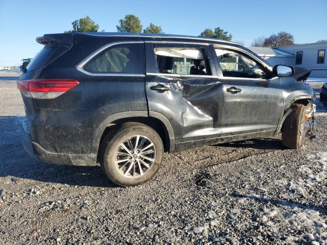 Photo 3 from auction – 2018 TOYOTA HIGHLANDER with VIN 5TDKZRFH2JS544384