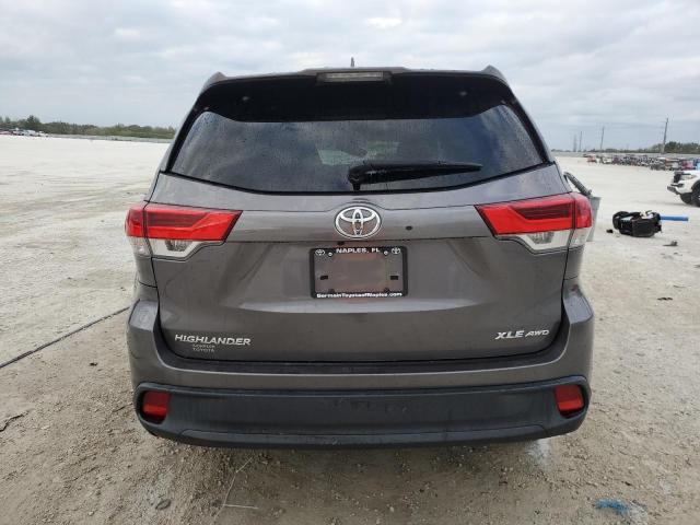 Photo 6 from auction – 2018 TOYOTA HIGHLANDER with VIN 5TDJZRFH1JS837009
