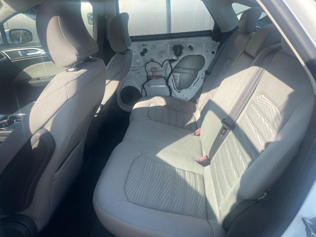 Photo 6 from auction – 2016 FORD FUSION S H with VIN 3FA6P0UU2GR175708