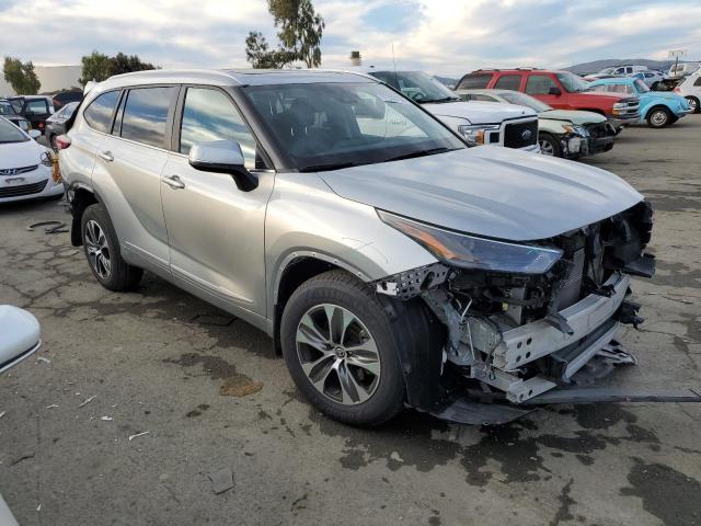 Photo 4 from auction – 2023 TOYOTA HIGHLANDER with VIN 5TDKBRCH8PS575902
