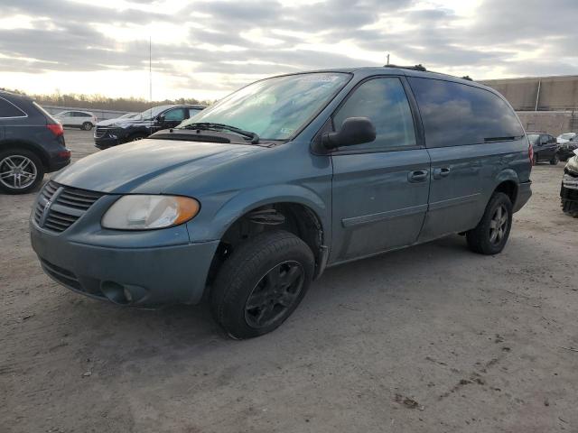 DODGE GRAND CARA 2005 with VIN 2D4GP44L85R411863 - Photo from auction