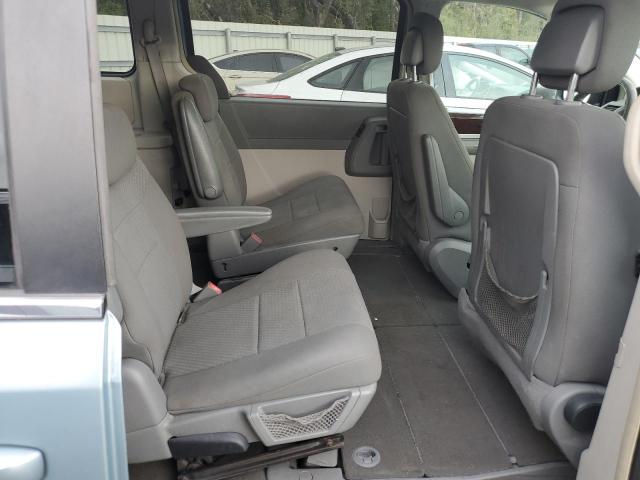 Photo 11 from auction – 2010 CHRYSLER TOWN & COU with VIN 2A4RR5D11AR492374