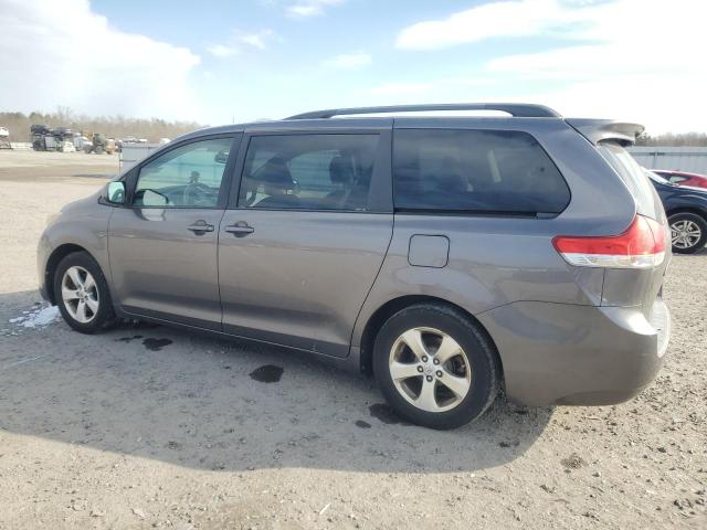 Photo 2 from auction – 2013 TOYOTA SIENNA LE with VIN 5TDKK3DC5DS323357