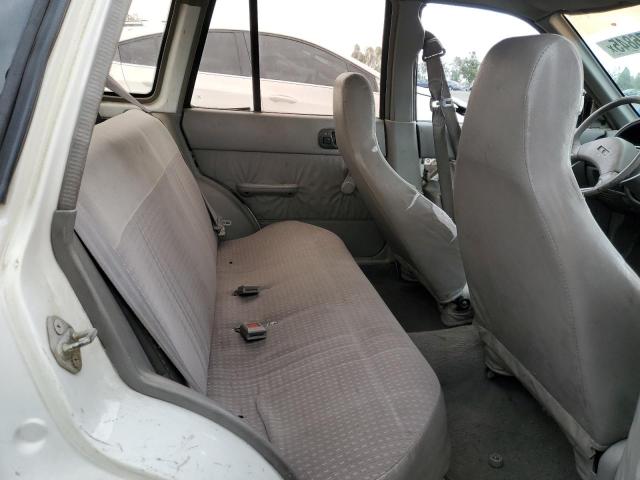 Photo 10 from auction – 1993 GEO METRO with VIN 2C1MR6469P6700123