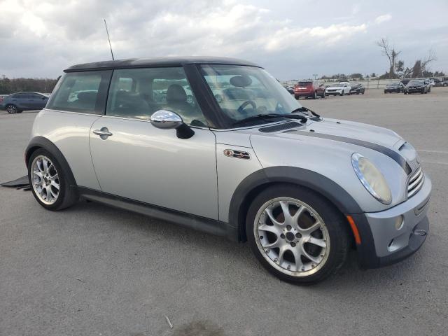 Photo 4 from auction – 2005 MINI COOPER S with VIN WMWRE33515TG98500