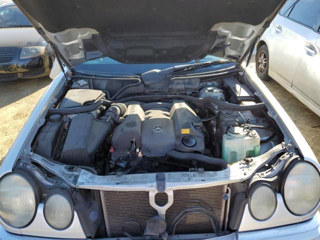 Photo 11 from auction – 1999 MERCEDES-BENZ E 320 with VIN WDBJF65H2XA926374
