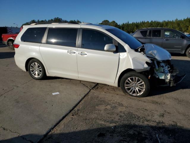 Photo 4 from auction – 2017 TOYOTA SIENNA XLE with VIN 5TDYZ3DCXHS827608