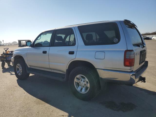 Photo 2 from auction – 2000 TOYOTA 4RUNNER with VIN JT3GM84R5Y0067171