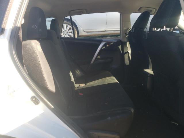 Photo 11 from auction – 2018 TOYOTA RAV4 LE with VIN JTMZFREV2JJ737551