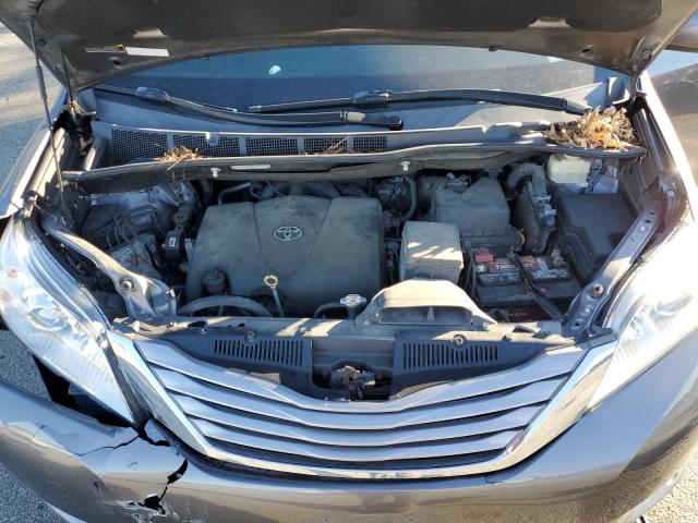 Photo 12 from auction – 2017 TOYOTA SIENNA XLE with VIN 5TDDZ3DC6HS149261