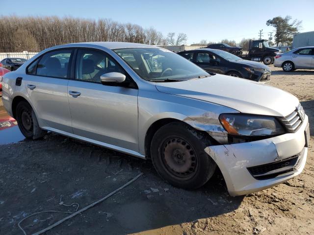 Photo 4 from auction – 2014 VOLKSWAGEN PASSAT S with VIN 1VWAP7A36EC019494