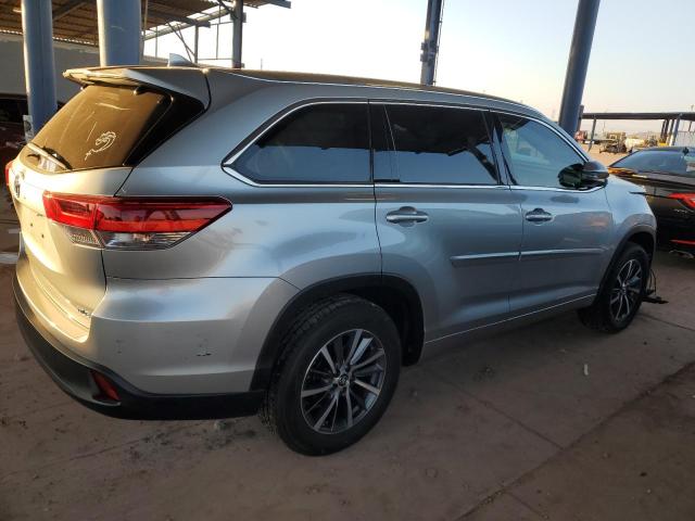 Photo 3 from auction – 2018 TOYOTA HIGHLANDER with VIN 5TDKZRFHXJS547226