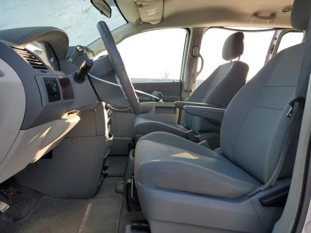 Photo 7 from auction – 2010 CHRYSLER TOWN & COU with VIN 2A4RR4DE5AR368668