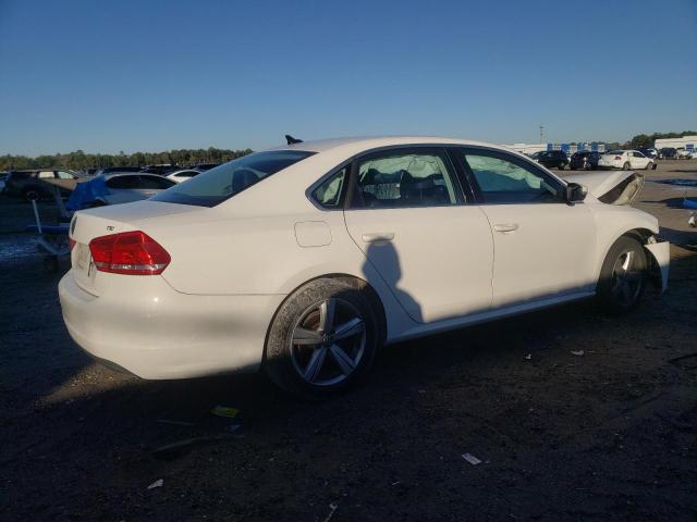 Photo 3 from auction – 2015 VOLKSWAGEN PASSAT S with VIN 1VWAT7A38FC088636