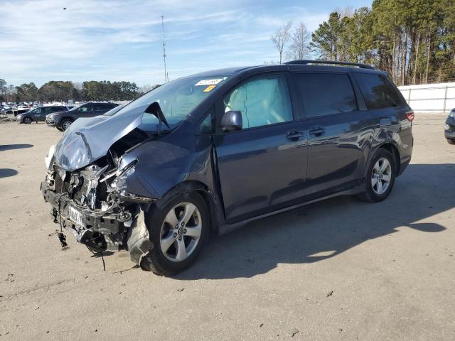 Photo 1 from auction – 2018 TOYOTA SIENNA LE with VIN 5TDKZ3DC0JS905390