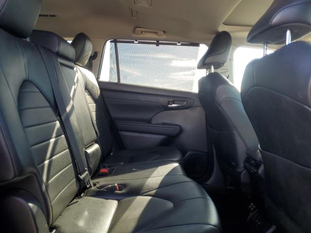 Photo 11 from auction – 2022 TOYOTA HIGHLANDER with VIN 5TDHZRAHXNS114867
