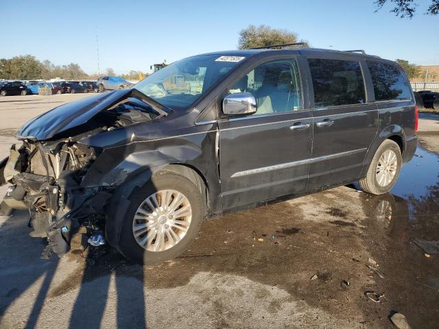 CHRYSLER TOWN & COU 2012 with VIN 2C4RC1GG2CR140732 - Photo from auction