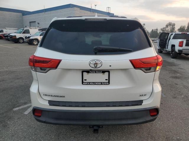 Photo 6 from auction – 2017 TOYOTA HIGHLANDER with VIN 5TDKZRFH4HS204373