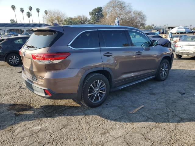 Photo 3 from auction – 2018 TOYOTA HIGHLANDER with VIN 5TDJZRFHXJS851541