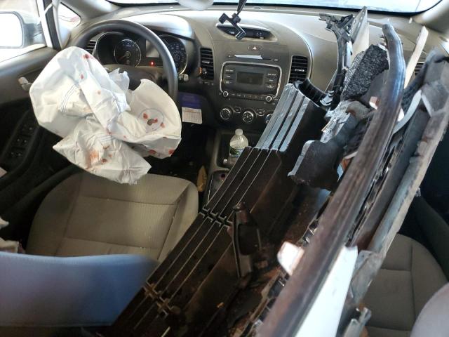 Photo 8 from auction – 2017 KIA FORTE LX with VIN 3KPFK4A76HE090488