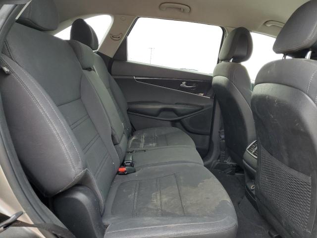 Photo 11 from auction – 2016 KIA SORENTO LX with VIN 5XYPG4A34GG067795
