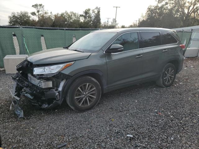 TOYOTA HIGHLANDER 2018 with VIN 5TDKZRFH6JS242550 - Photo from auction