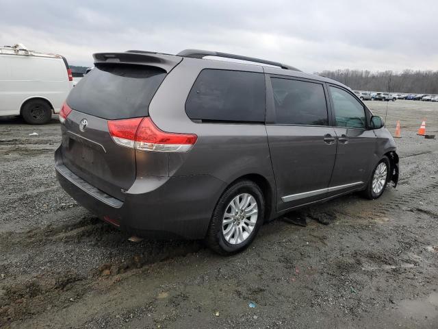 Photo 3 from auction – 2013 TOYOTA SIENNA XLE with VIN 5TDYK3DC8DS317840
