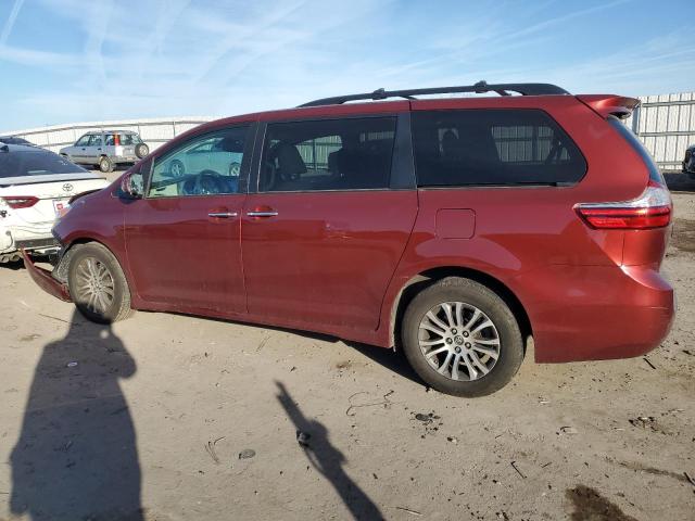 Photo 2 from auction – 2018 TOYOTA SIENNA XLE with VIN 5TDYZ3DC2JS921181