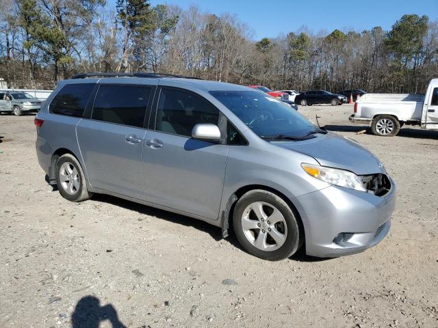 Photo 4 from auction – 2015 TOYOTA SIENNA LE with VIN 5TDKK3DC2FS619150