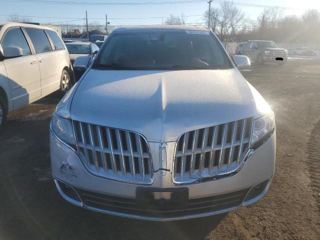 Photo 5 from auction – 2011 LINCOLN MKT with VIN 2LMHJ5ARXBBJ54517