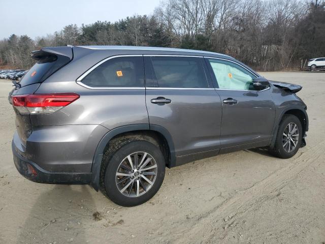 Photo 3 from auction – 2018 TOYOTA HIGHLANDER with VIN 5TDJZRFHXJS522886