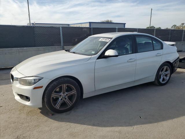 BMW 328 XI 2013 with VIN WBA3B3C55DF541593 - Photo from auction