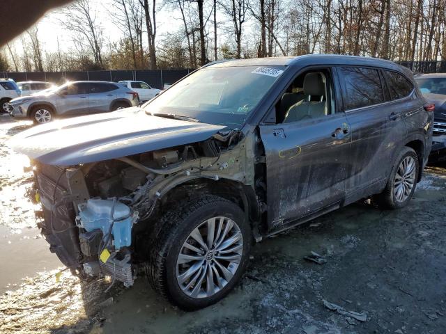 TOYOTA HIGHLANDER 2021 with VIN 5TDEBRCH2MS027452 - Photo from auction
