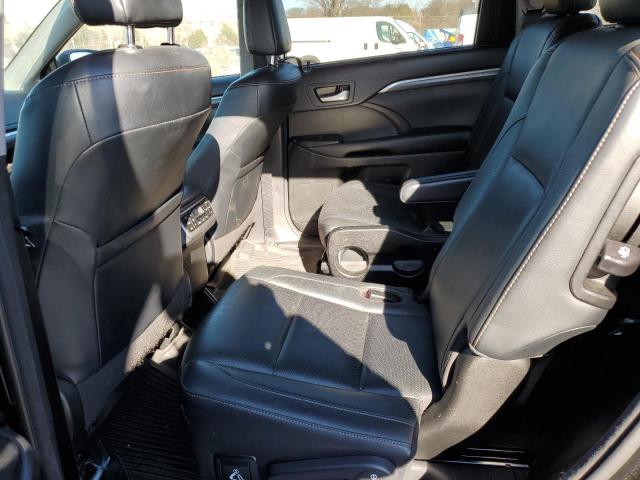 Photo 11 from auction – 2018 TOYOTA HIGHLANDER with VIN 5TDDZRFH0JS804838