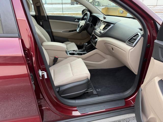 Photo 5 from auction – 2017 HYUNDAI TUCSON LIM with VIN KM8J3CA26HU395573