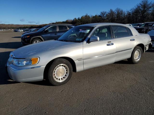 Photo 1 from auction – 2001 LINCOLN TOWN CAR E with VIN 1LNHM81W91Y685106
