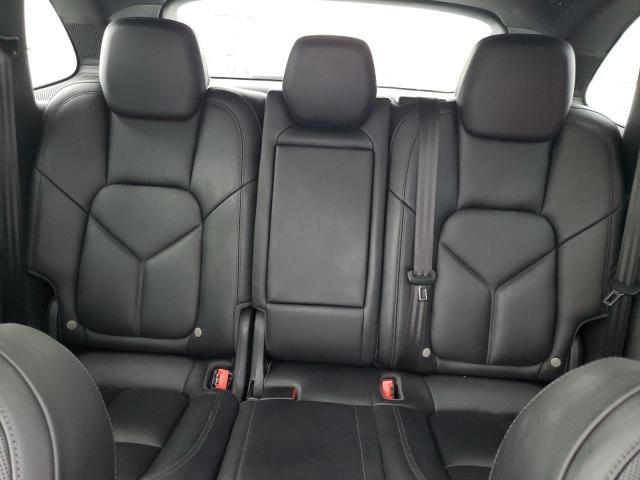 Photo 10 from auction – 2016 PORSCHE CAYENNE with VIN WP1AA2A20GLA02125
