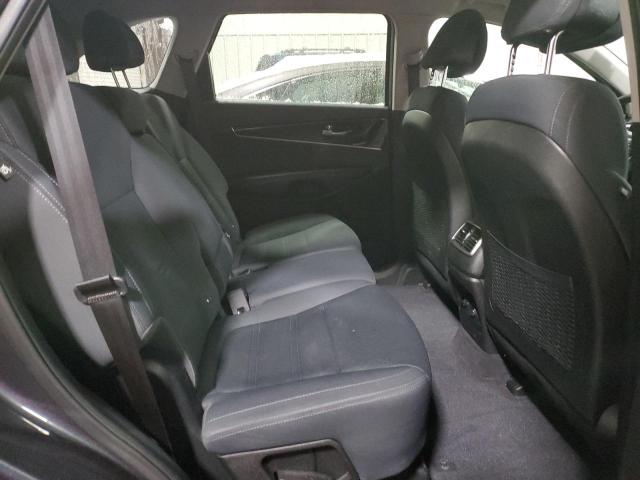 Photo 11 from auction – 2016 KIA SORENTO LX with VIN 5XYPG4A30GG103904