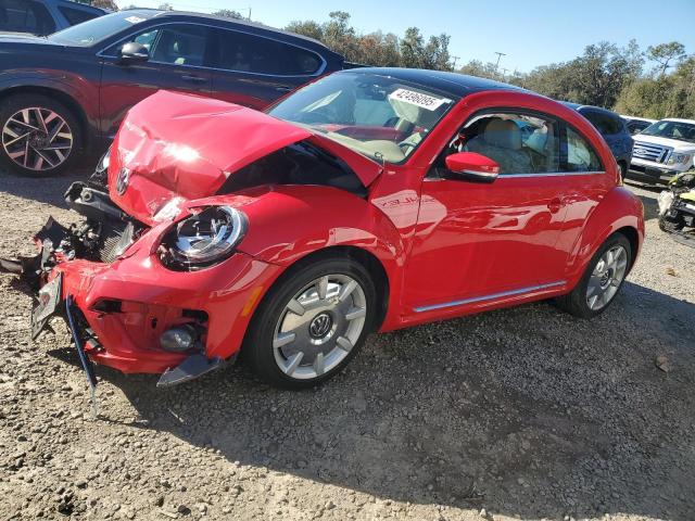 VOLKSWAGEN BEETLE SE 2018 with VIN 3VWJD7AT2JM727906 - Photo from auction