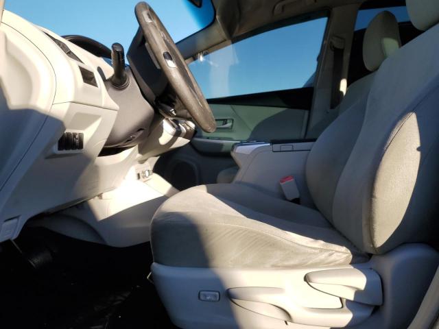 Photo 7 from auction – 2013 TOYOTA PRIUS V with VIN JTDZN3EU9D3225138