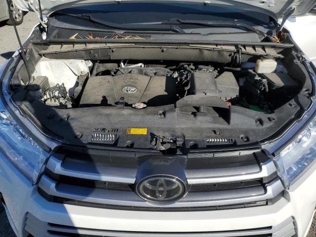 Photo 12 from auction – 2018 TOYOTA HIGHLANDER with VIN 5TDJZRFH5JS802151
