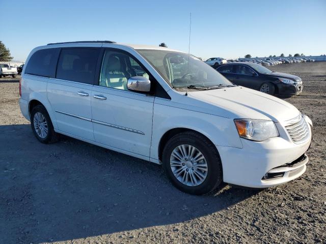 Photo 4 from auction – 2015 CHRYSLER TOWN & COU with VIN 2C4RC1CG5FR546515