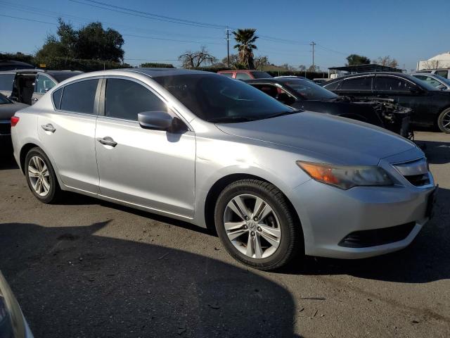 Photo 4 from auction – 2013 ACURA ILX 20 with VIN 19VDE1F38DE004118