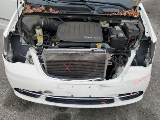 Photo 12 from auction – 2013 CHRYSLER TOWN & COU with VIN 2C4RC1BGXDR734347