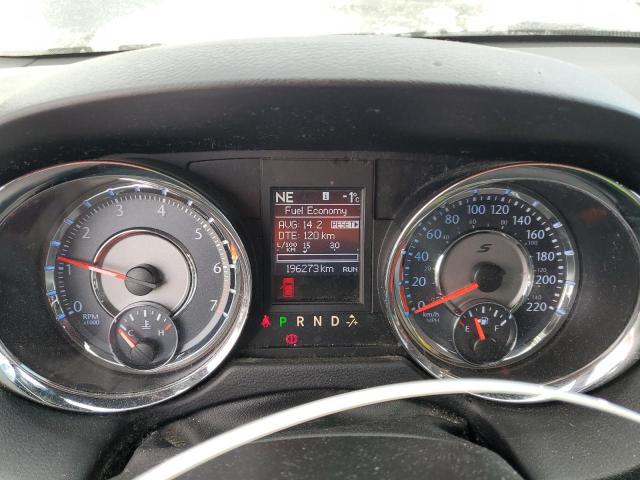 Photo 9 from auction – 2015 CHRYSLER TOWN & COU with VIN 2C4RC1HG2FR725832