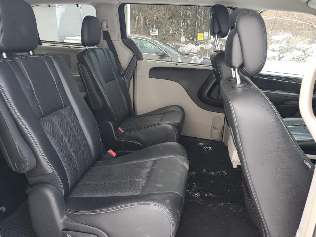 Photo 11 from auction – 2014 CHRYSLER TOWN & COU with VIN 2C4RC1CGXER113576