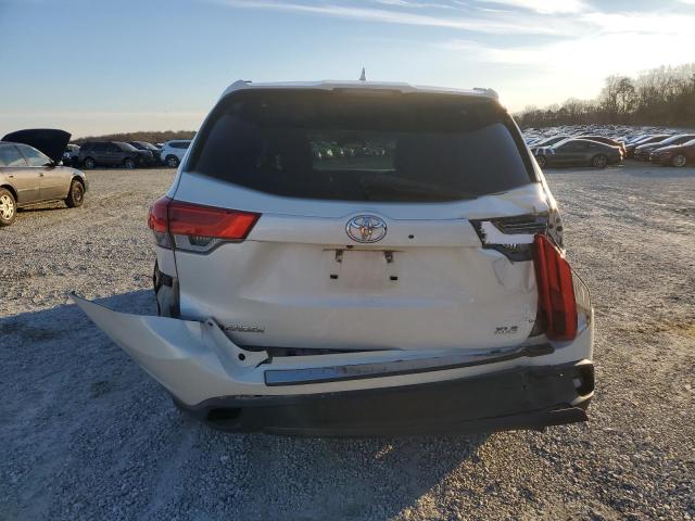 Photo 6 from auction – 2017 TOYOTA HIGHLANDER with VIN 5TDKZRFH0HS512561