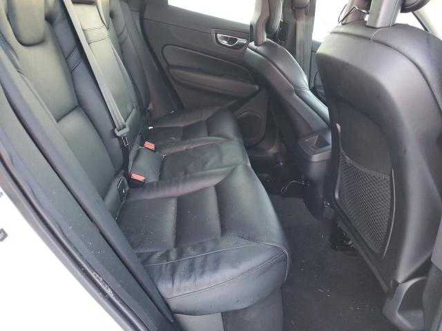 Photo 11 from auction – 2018 VOLVO XC60 T5 with VIN LYV102RK6JB087671