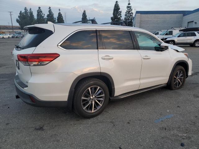 Photo 3 from auction – 2017 TOYOTA HIGHLANDER with VIN 5TDKZRFH4HS204373